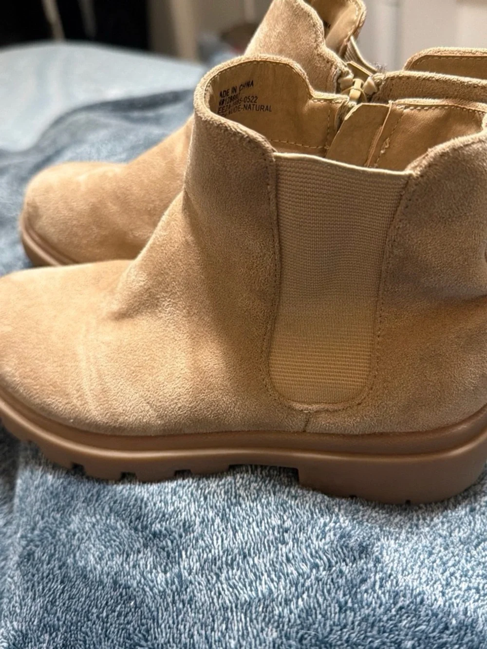 Girls size 2Y Suede  Ankle Boots in Tan